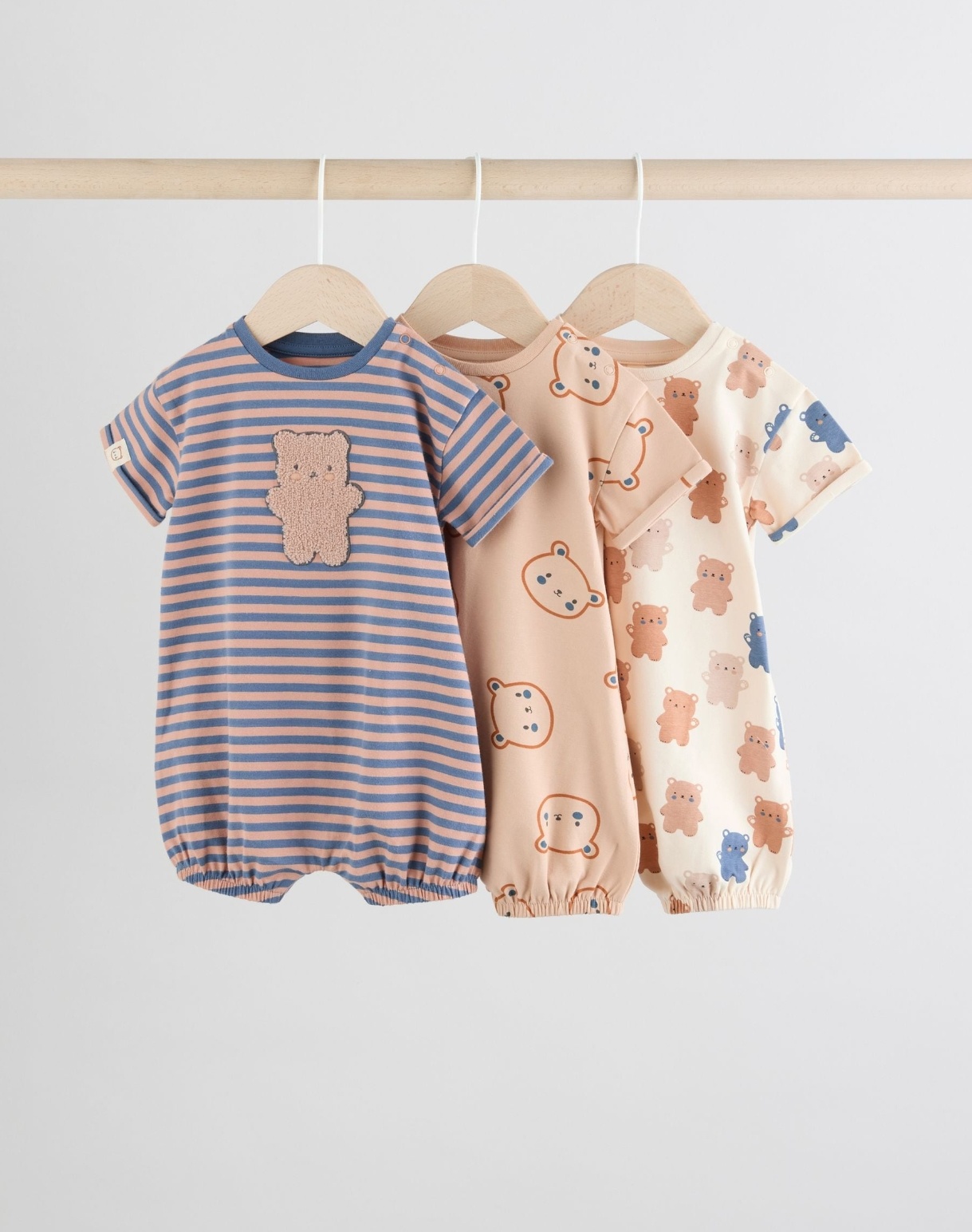 Screenshot_۲۰۲۶-۰۲-۰۶-۱۴-۳۱-۵۵-۱۳۱_uk.co.next.android (1) کالکشن رامپر ۶تا۹ ماه Next - تصویر 1